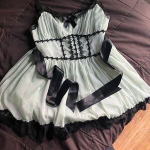 DOLLS KILL Elegant Black and Mint Green Lace Dress XXL